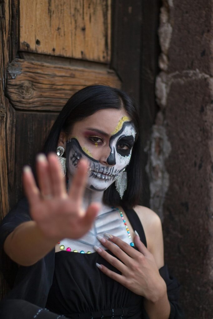 Mira que Catrina mas linda en el día de muertos. Es increíble el trabajo, el arte y la moda que despliega esta tradición
